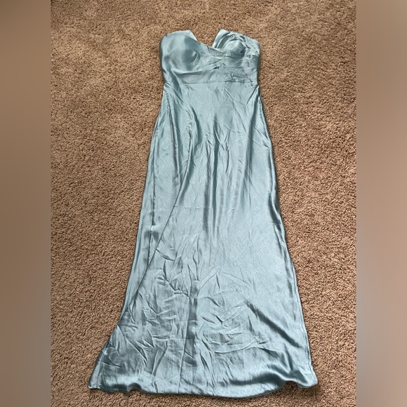 JASLYNN MIDI DRESS - STRAPLESS V NECK SATIN DRESS IN ICE BLUE - Picture 7 of 9